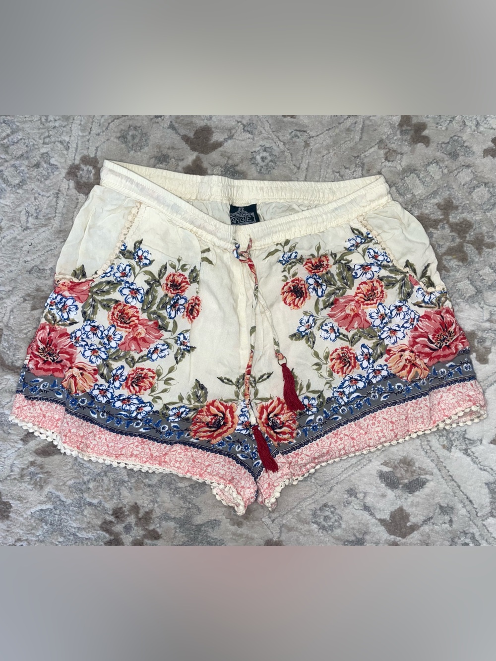 Angie Cream Floral Shorts